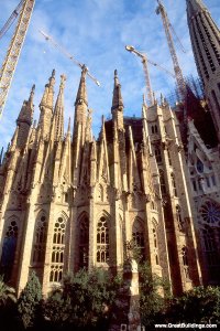 Sagrada Familia, Barcelona, Spain, 1882 to 1926. Image courtesy  http://www.greatbuildings.com/  